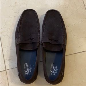 Hardly worn penguin brown loafers for men!